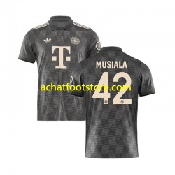 Maillot Bayern Munich MUSIALA 42 Octoberfest 4ème Tenue pour Homme 2024-2025 Manche Courte