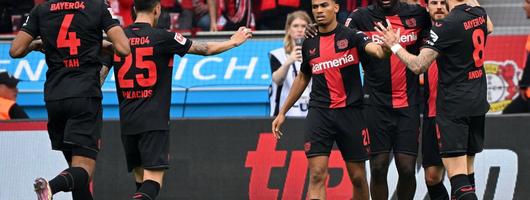 Cette défaite relègue le Bayer Leverkusen à la 4e place