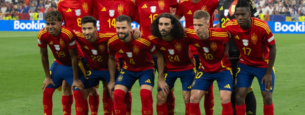 Lamine Yamal fait ses débuts en Coupe du Monde avec l'équipe nationale.