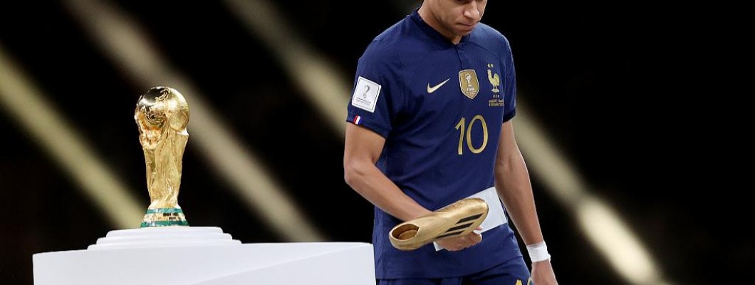 Coupe du Monde : Kylian Mbappé remporte le Soulier d'Or avec un doublé
